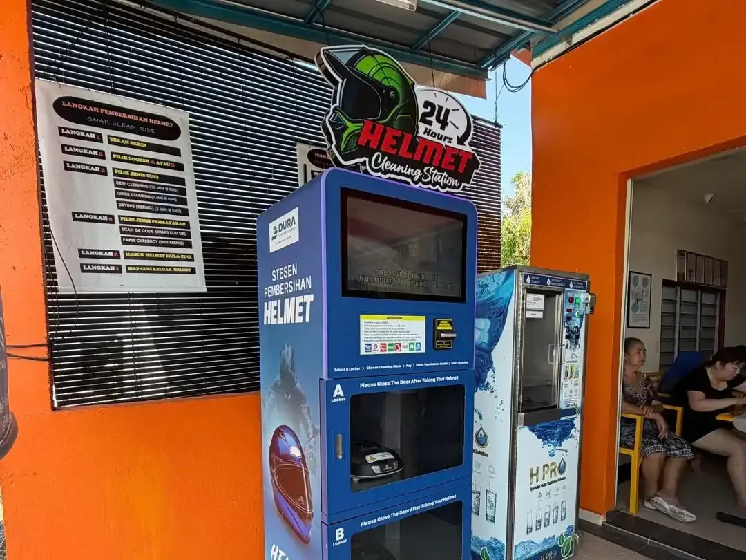 Helmet cleaning machine gallery
